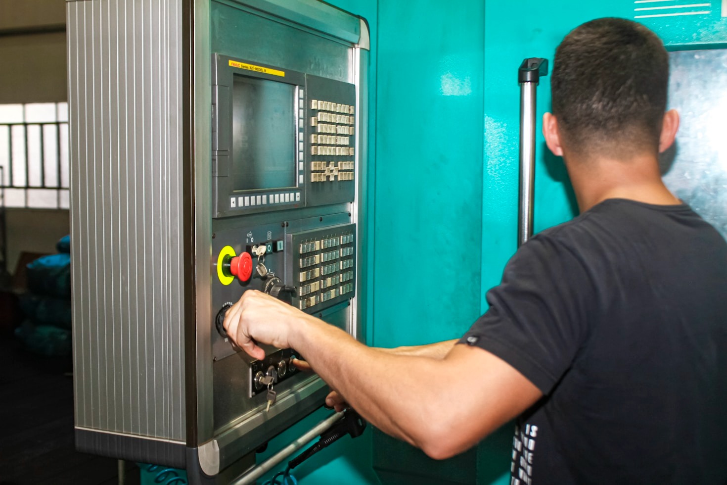 Diferencias clave en cintas autoadheribles resistentes